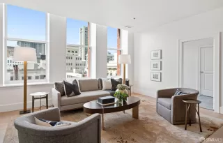 Photo #2: 423724057 Listing