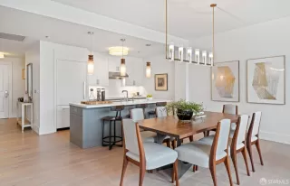 Photo #5: 423724057 Listing