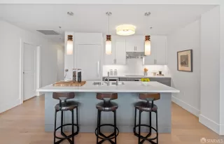 Photo #6: 423724057 Listing