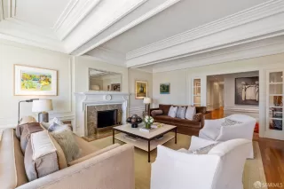 Photo #5: 423724442 Listing