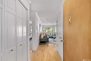 Photo #3: 423724726 Listing