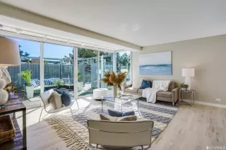 Photo #2: 423724778 Listing