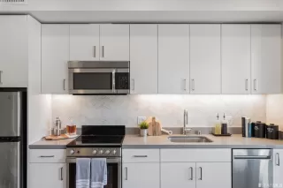 Photo #3: 423724779 Listing 