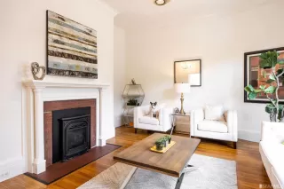 Photo #4: 423724934 Listing