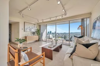 Photo #5: 423725088 Listing