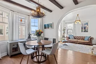 Photo #1: 423725117 Listing