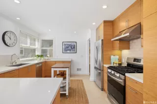 Photo #4: 423725266 Listing 