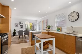 Photo #6: 423725266 Listing 