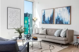 Photo #1: 423725417 Listing 