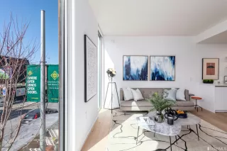 Photo #3: 423725417 Listing 