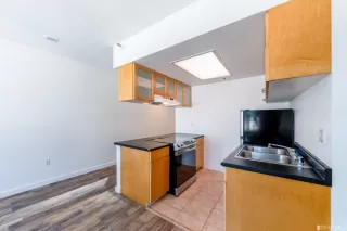 Photo #6: 423725667 Listing