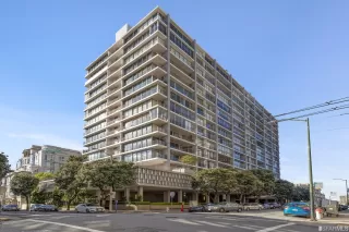 Photo #2: 423725700 Listing