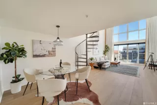 Photo #2: 423726131 Listing