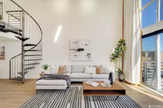 Photo #3: 423726131 Listing