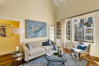 Photo #4: 423726233 Listing