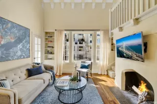 Photo #5: 423726233 Listing