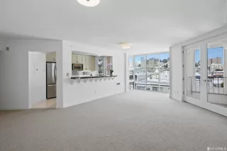 Photo #3: 423726774 Listing 