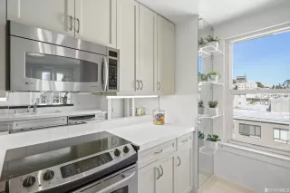 Photo #6: 423726774 Listing 