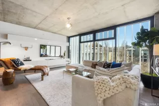 Photo #2: 423726936 Listing