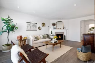 Photo #4: 423727008 Listing