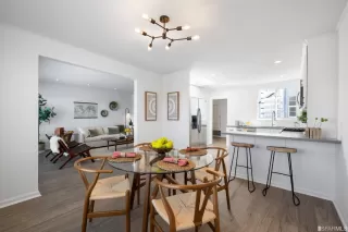 Photo #6: 423727008 Listing