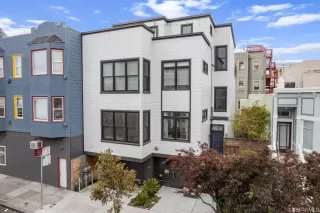 Photo #3: 423727024 Listing