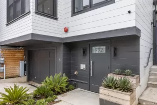 Photo #4: 423727024 Listing