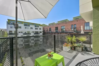 Photo #2: 423727270 Listing