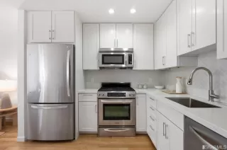 Photo #3: 423727309 Listing