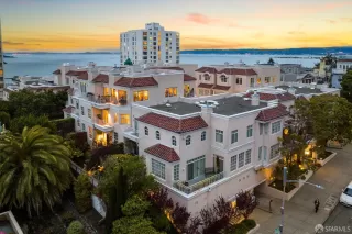 Photo #2: 423727596 Listing 