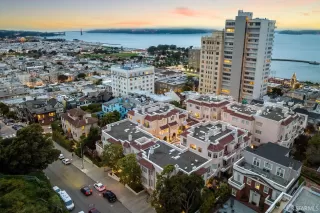 Photo #4: 423727596 Listing 