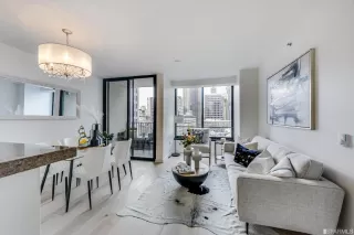 Photo #2: 423727597 Listing