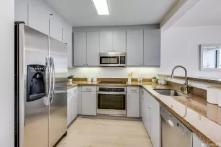 Photo #6: 423727597 Listing