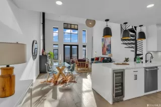 More Details about MLS # 423727996 : 125 GILBERT STREET #10