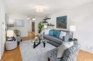 Photo #4: 423728051 Listing