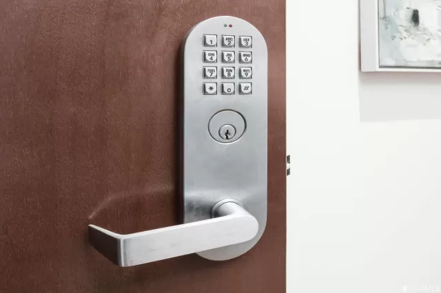 MLS: 423728052 Condo For Sale