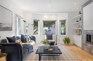 Photo #4: 423728117 Listing