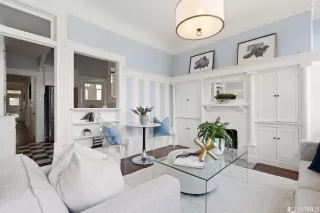 Photo #4: 423728514 Listing