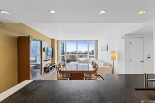 Photo #5: 423728809 Listing 