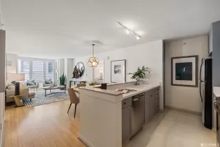 Photo #3: 423728810 Listing