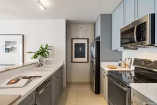 Photo #4: 423728810 Listing