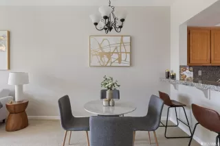 Photo #4: 423728990 Listing 