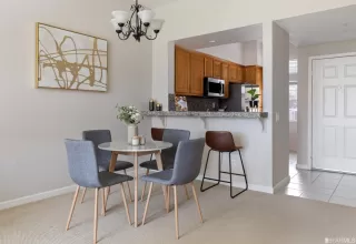 Photo #5: 423728990 Listing 