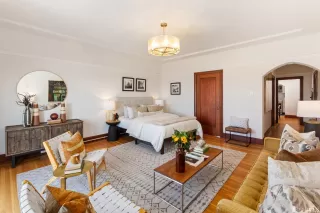 Photo #3: 423729160 Listing