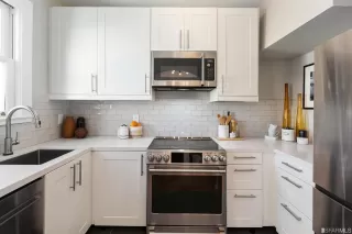 Photo #4: 423729160 Listing