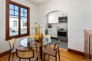 Photo #5: 423729160 Listing