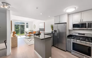 Photo #6: 423729583 Listing 