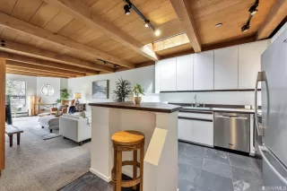 Photo #3: 423729650 Listing