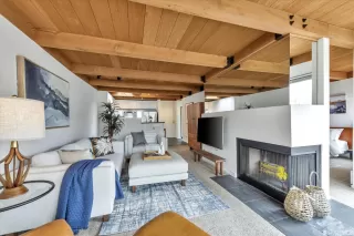 Photo #5: 423729650 Listing