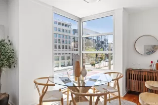 Photo #3: 423729890 Listing